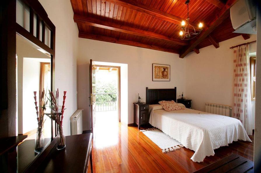 Os Casares Casa Da Botica A Estradaホステル 部屋 写真