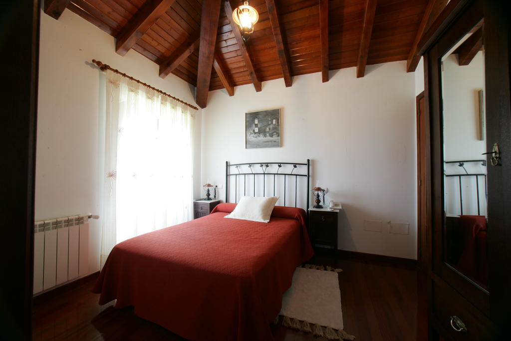 Os Casares Casa Da Botica A Estradaホステル 部屋 写真