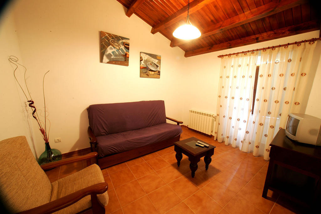 Os Casares Casa Da Botica A Estradaホステル エクステリア 写真