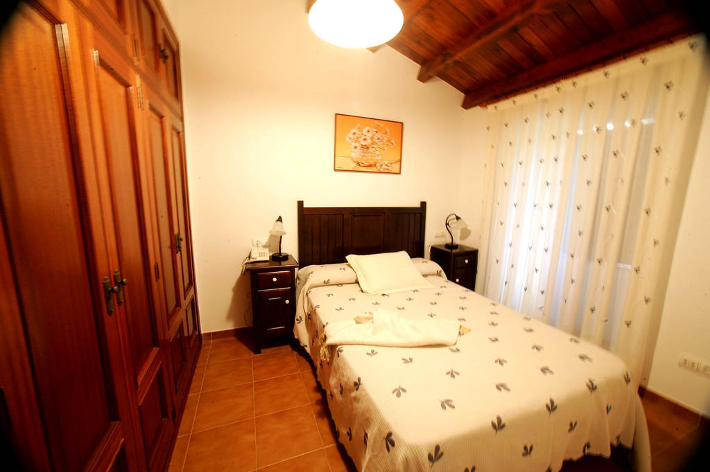 Os Casares Casa Da Botica A Estradaホステル 部屋 写真