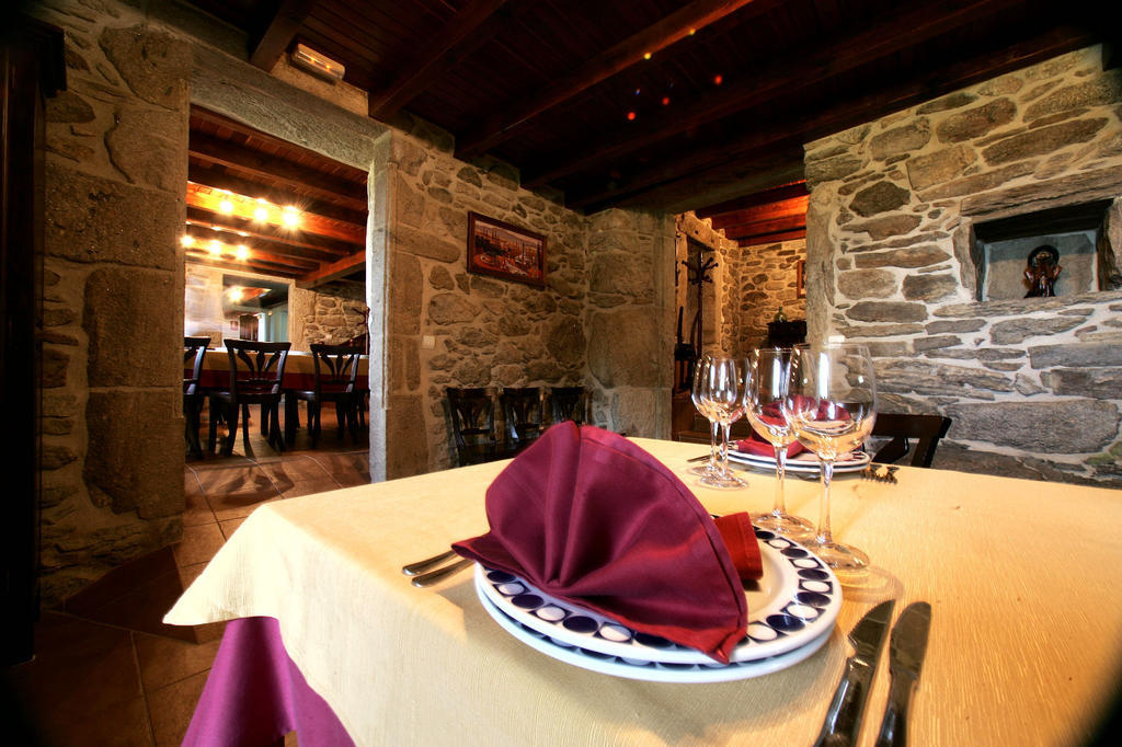 Os Casares Casa Da Botica A Estradaホステル エクステリア 写真