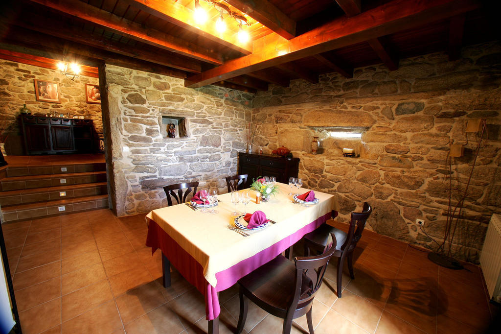 Os Casares Casa Da Botica A Estradaホステル エクステリア 写真